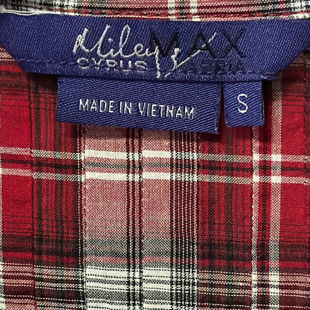 Plaid Button-Up V-neck Top - Picture 3 of 11